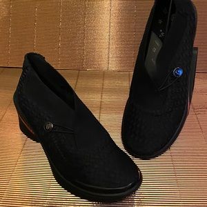 Bzees shoe ankle boot great for work